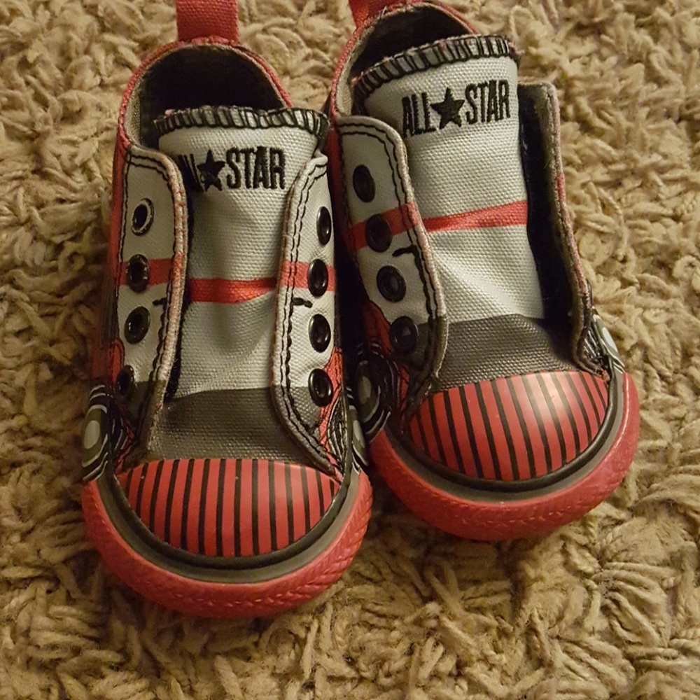 Converse kid shoes